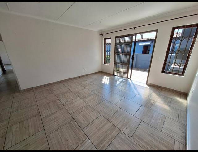 3 BEDROOM TOWNHOUSE FOR SALE IN ARUNDO ESTATE